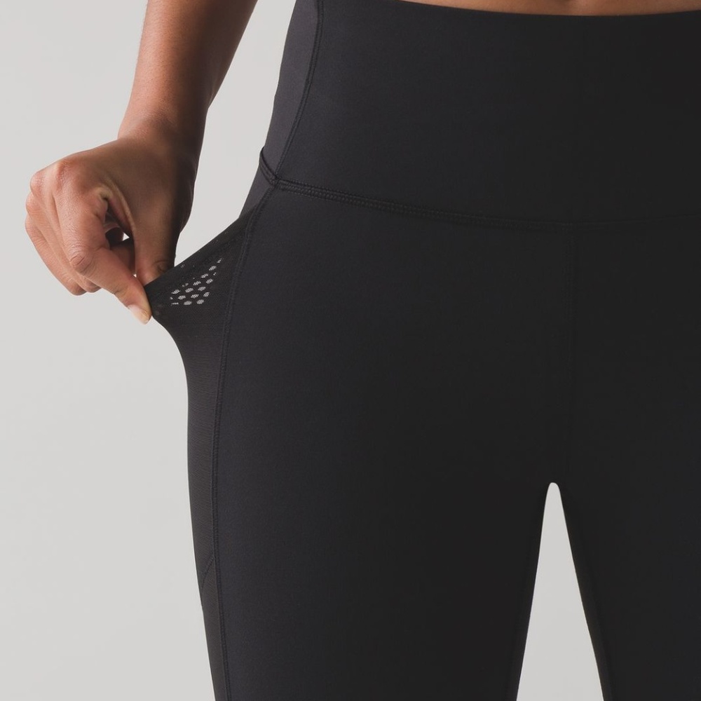 Lulu Lemon FIT PHYSIQUE CROP *19"